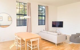 Cozy And Bright Apartments With Private Car Park